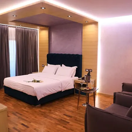 Hotel White Dream