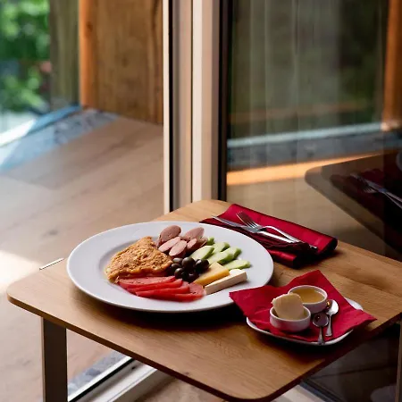 White Dream 4* טיראנה