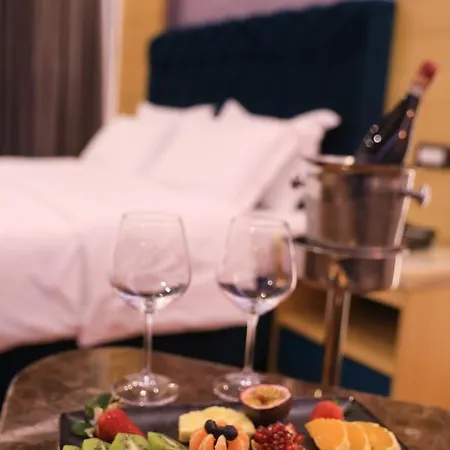 White Dream 4* Tirana