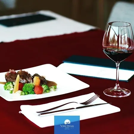 White Dream 4*