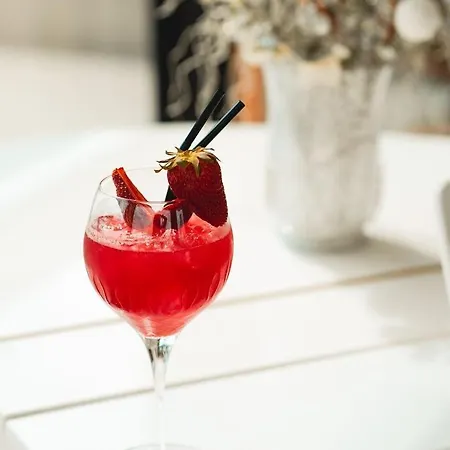 White Dream 4* Tirana