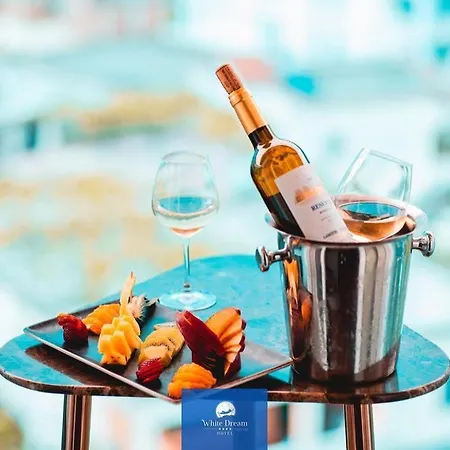 Hotell White Dream 4*