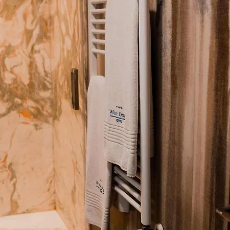 Hotell White Dream 4*