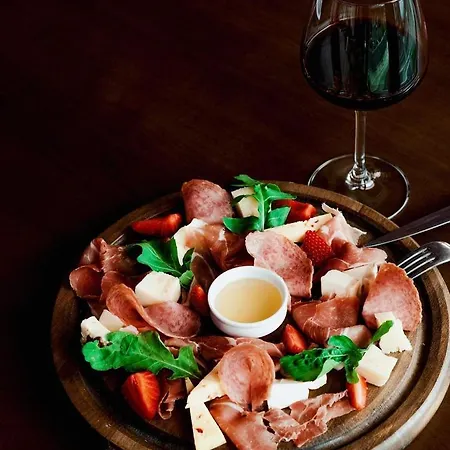 Hotell White Dream 4*